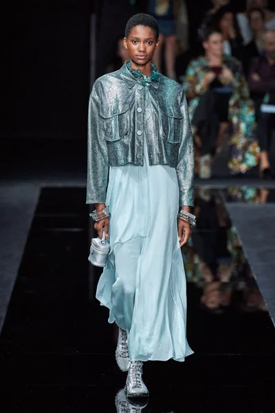 Look 32